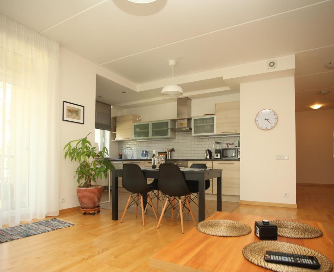 Cozy Home Apartment Kaivas, Free Parking, Self Check-In รีกา ภายนอก รูปภาพ